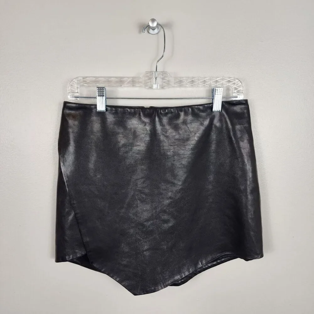MICHELLE MASON | Leather Mini Skirt With Slit Sz 4 Black Asymmetrical Zip Staple - Picture 4 of 13